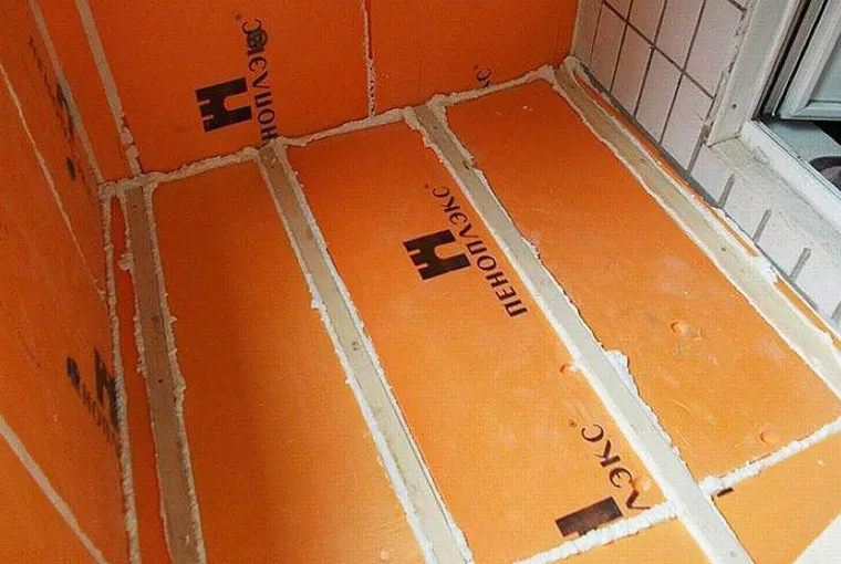 uteplenie-balkona-penople