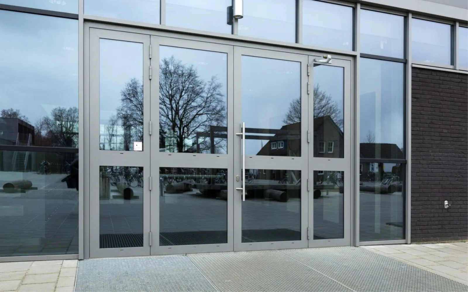 aljuminievaja-dver-1200×2100-mm.-gftd27204